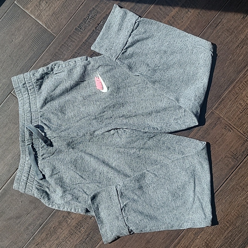 Nike Cropped Jogger Pockets